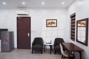 The Eastern Hotel & Apartment