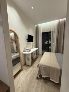 erasmia luxury suite