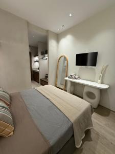erasmia luxury suite