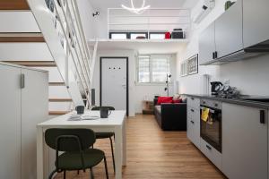 NEW - Loft 4 pax - 50m from Metro - Private Entry