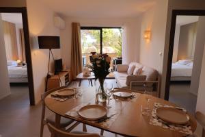 Appartements Magnifique T3 vue mer, Piscine et plage prive : photos des chambres