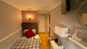 Standard Single Room room in Classic Hyde Park Hotel