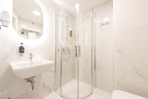 Hotels Hotel Restaurant Le Relays du Chasteau - Logis Hotel : Chambre Double Supérieure