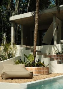 Konkrit, Tropical Brutalist Villa in Ahangama