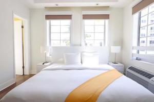 South Beach South of Fifth 1 Bedroom Apartment Steps to Beach Sleeps 5 Pet Friendly