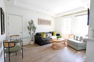 South Beach South of Fifth 1 Bedroom Apartment Steps to Beach Sleeps 5 Pet Friendly