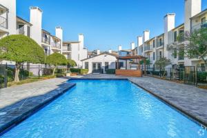 The Landry 283 Spacious and Cozy 2 Bedroom 1bth