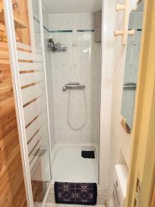 Appartements Appartement dans Chalet avec Jardin : photos des chambres