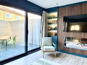 Barton Suites Luxury Home 2 of 2 Sleeps 6