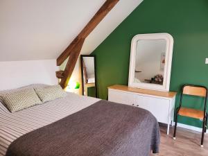 Sejours chez l'habitant Au Moulin Ory : Chambre Double avec Salle de Bains Privative