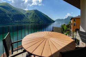 Unique Gandria Attic by Quokka 360 - Elegant Lake View Apartment - 4-Sterne-Hotels in Lugano