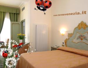 Classic Single Room with Balcony room in Hotel Terme Venezia