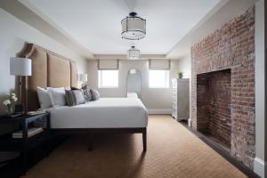 86 State Circle - Luxury Boutique Hotel