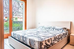 Comfortable flat with pool and green space