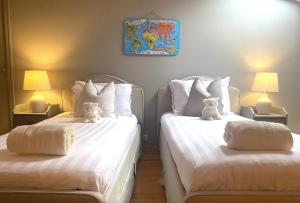 B&B / Chambres d'hotes Domaine Picasso : Suite Familiale