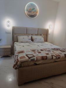 Iconic Royal Studio Apartment Near Expo Mart in CHI 5