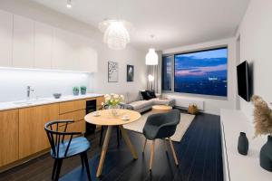 Castle View from 25th floor - SkyPark Retreat, Parking