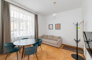 Parkside Premium Villa I High Ceilings I Parking I Easy Check-in I Cohost
