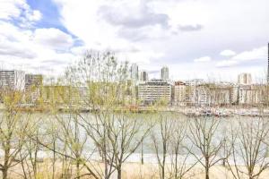 Comfort and tranquility near the Canal de l Ourcq