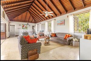 Silver Sands Sea Lili