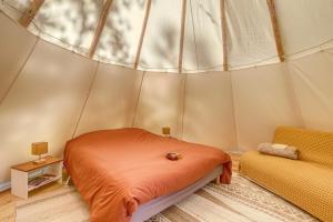 Tentes de luxe Tipi a Roussillon : photos des chambres