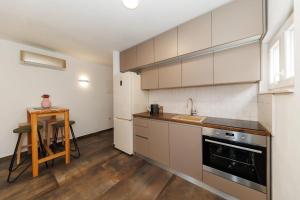 Apartments 23 and 25 with free private parking
