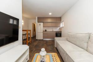 Apartments 23 and 25 with free private parking
