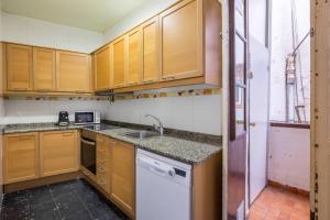 22ARA1105- 3BR flat in the City Center