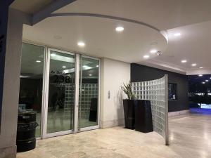 Estadía de Lujo con vista soñada a la Bahía grande de Nordelta