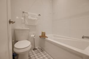 Saint Laurent Signature Suites Montreal