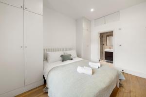 Prime 2 Bedroom Apt, Kensington Garden Square View