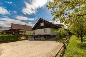 Serenity Apartment Bled - New, Stylish, Near Lake 