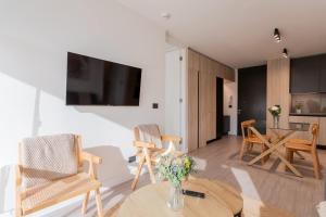 Spacious 2BR Apt Top Las Condes Location