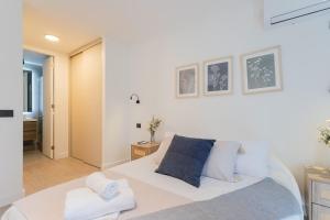 Spacious 2BR Apt Top Las Condes Location