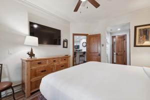 The Charter at Beaver Creek E150