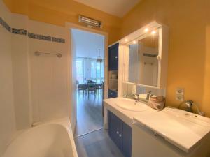 Appartements Appartement 2 pieces proche Thalasso Roscoff : photos des chambres