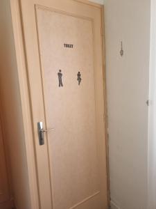 Chambre au 1er étage avec communs