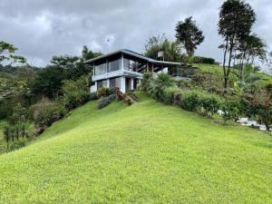 Arenal Birdsong, Entire Villa W- Stunning Views,!