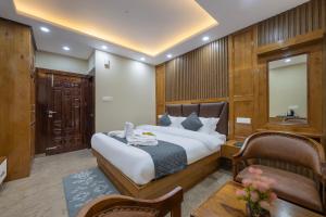 Urban homes Himalyan nature view by high rise inn