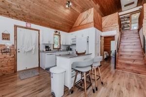 Lakeview Loft A-Frame Escape Tobermory