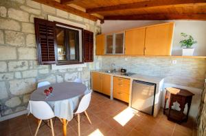 Village house Kate Dubravica