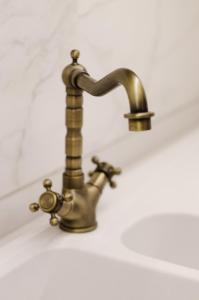 Luxury Apartment by Hi5 - Best Location 3-br