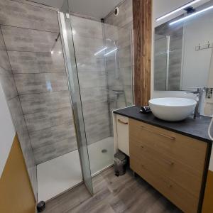 Appartements T5 Lumineux metro a 1min : photos des chambres