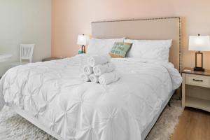 Updated King Suite- Partial Ocean Views! Bay Watch 1910
