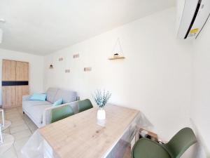 " Le Peuplier" Studio cosy Fréjus Plage -Clim-wifi