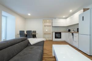 1-New apartment 1min from center