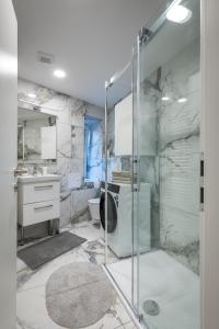 1-New apartment 1min from center