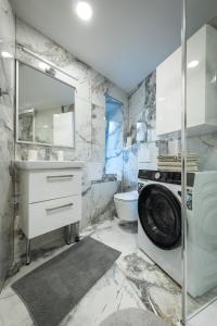 1-New apartment 1min from center