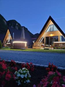 Mountain A-Frame Resort , com Avram Iancu