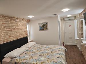 StaySplitBay Old Town Authentic Luxury Studio